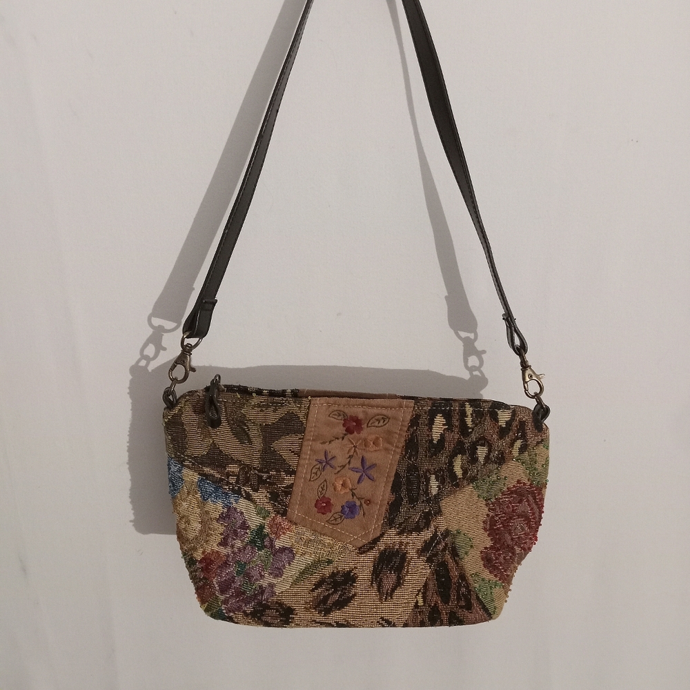 Vintage Bueno small tapestry and beaded motif bag.